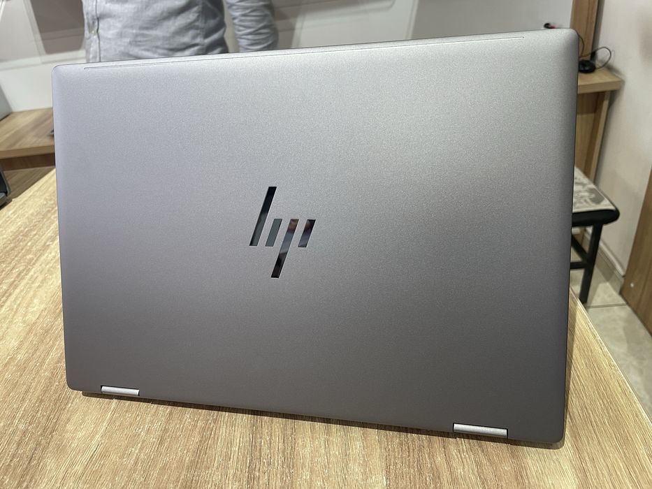 Hp Envy x360 16-ad0013dx Ryzen 5 8860HS/8gb/512gb/16.0” WUXGA IPS touc