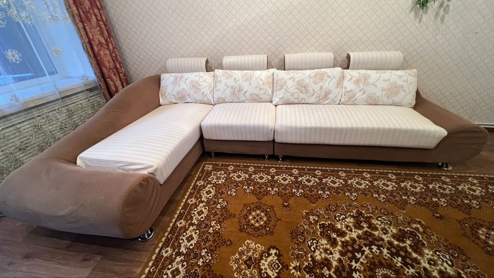 Продаю угловой диван