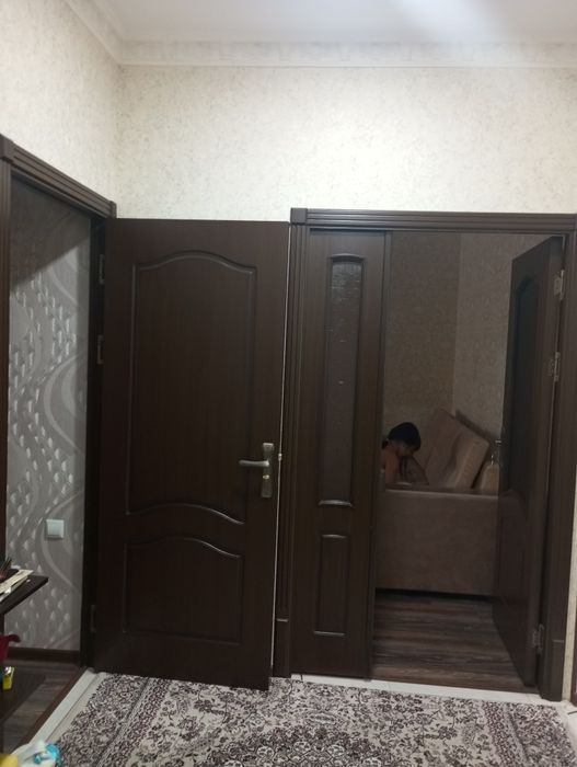 2ком.3/5 Юнусабад 19кв.С ремонтом..2 балкона.Не торец.Большая прихожая