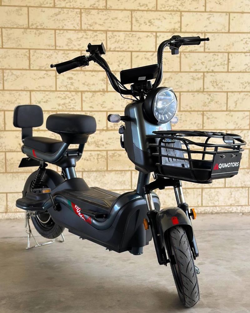 Скутер,skuter moto elektrovelik