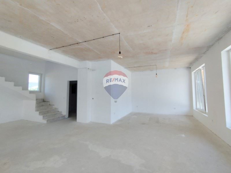 Продава се Къща в Варна, Виница - 278 кв.м за 1799 €/кв.м - Снимка #5