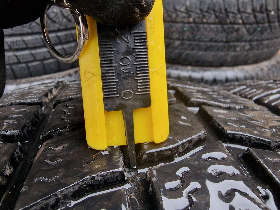 Anvelope 215/65R16C marca Vredestein, M +S, 7 mm