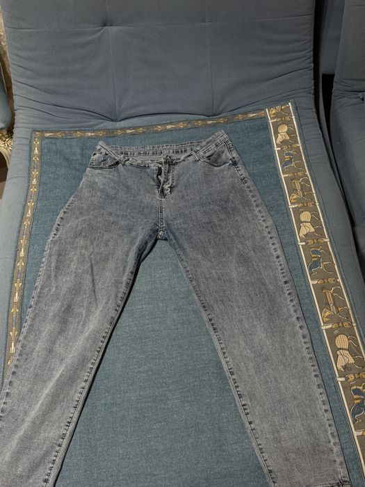 Джинсы голубые и черные