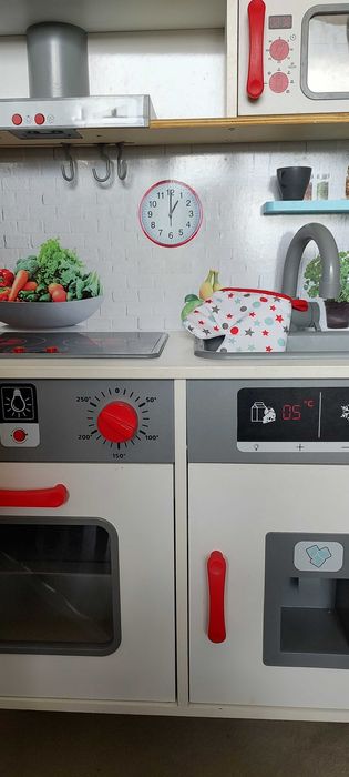 Детска дървена кухня