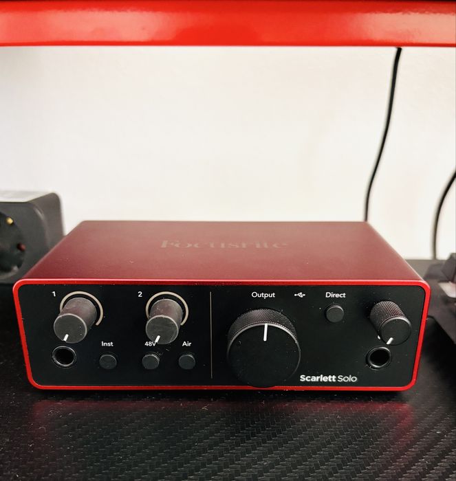 Placa de sunet scarlett solo