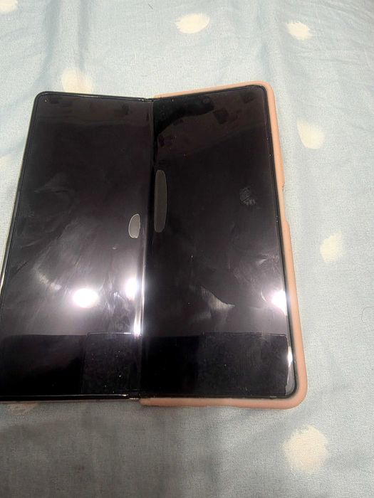 Телефон Samsung fold 4