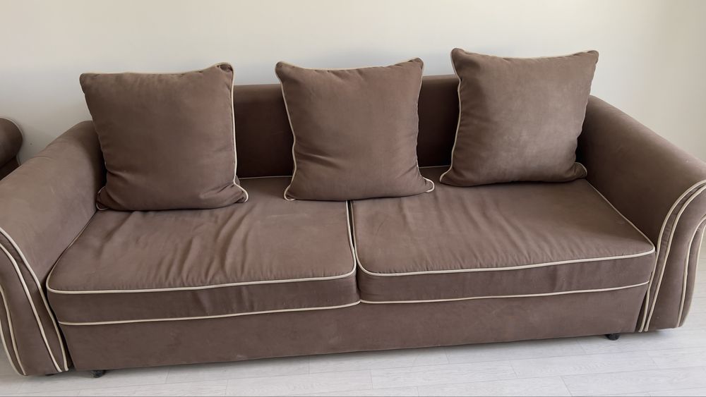 Срочно продается диван раскладной и кресло в хорошем состояние