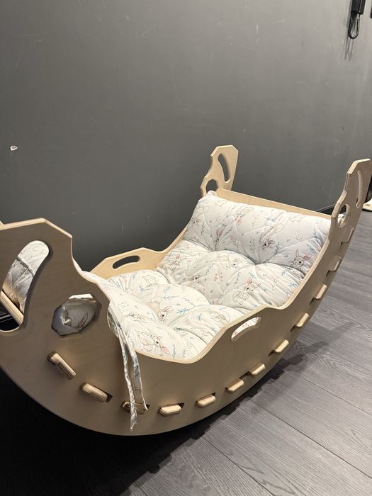 Дървена люлка,катерушка,бюро-3 в едно