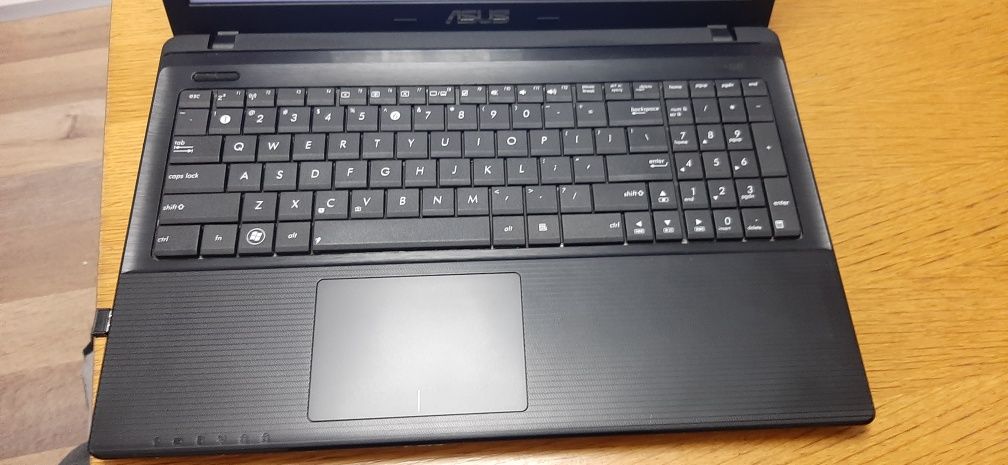 -- Laptop ASUS --