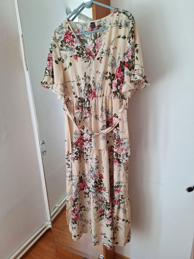 Rochie frumoasa noua