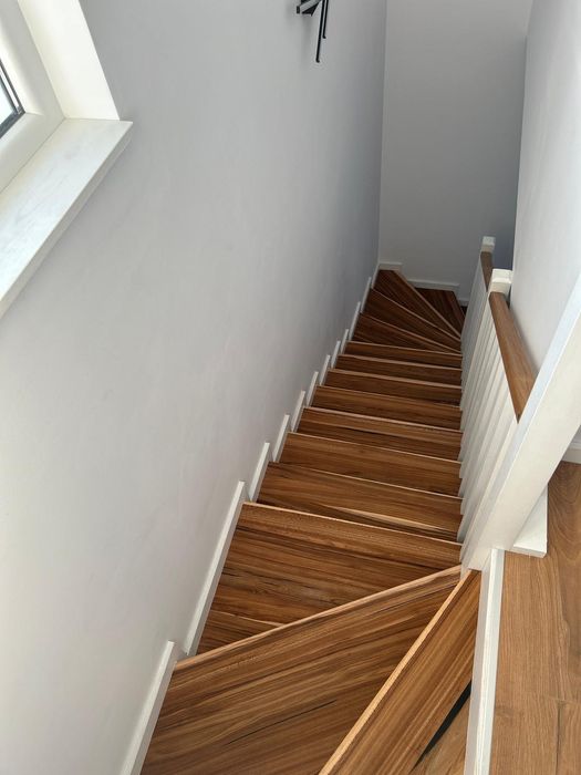 Trepte din lemn masiv