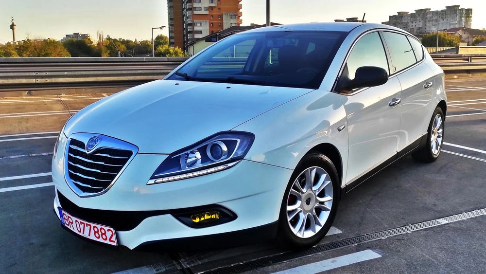 Lancia Delta Facelift 2012, unic proprietar, E5, senzori, anvelope noi, servo city