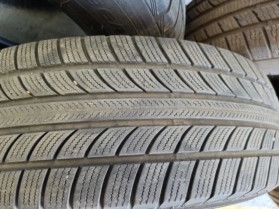 Vând 4 anvelope All Season