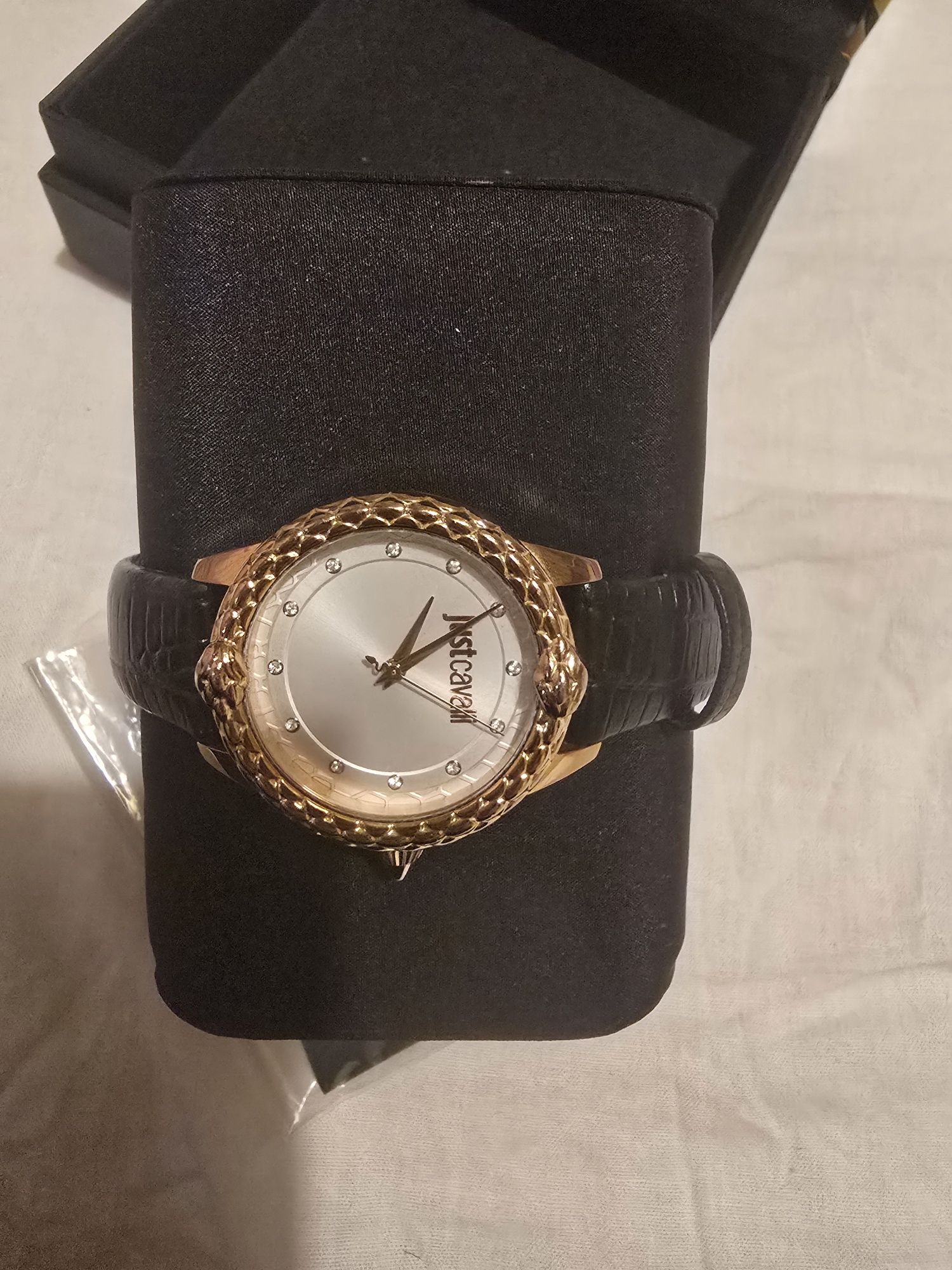 Нов дамски часовник Just cavalli