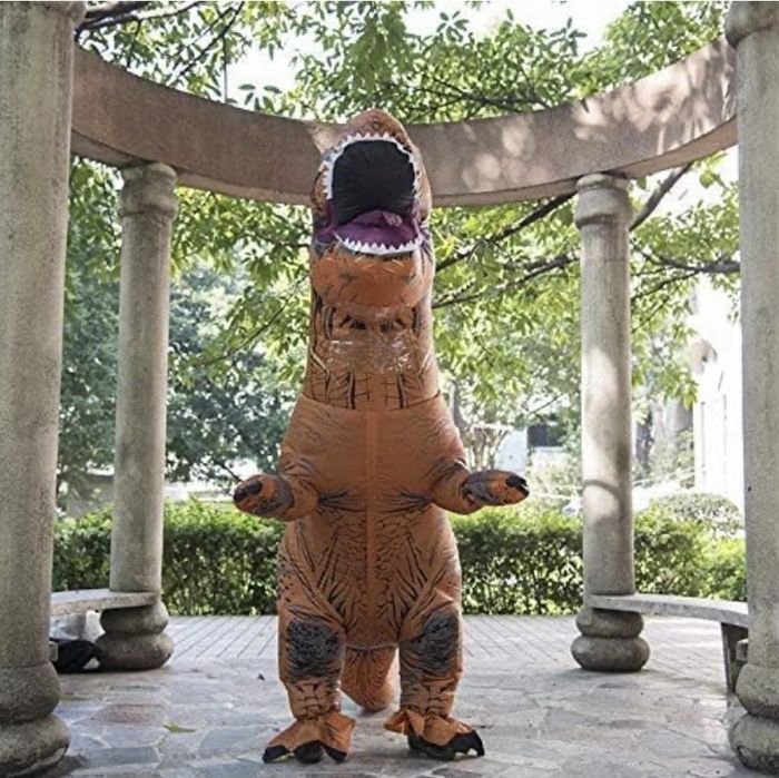 costum gonflabil de T-Rex!