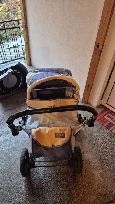 Подарявам бебешка количка в Г.Делчев