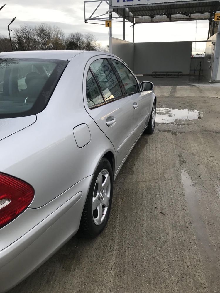 Mercedes benz E270