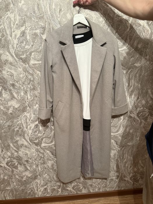 Пальто женское..