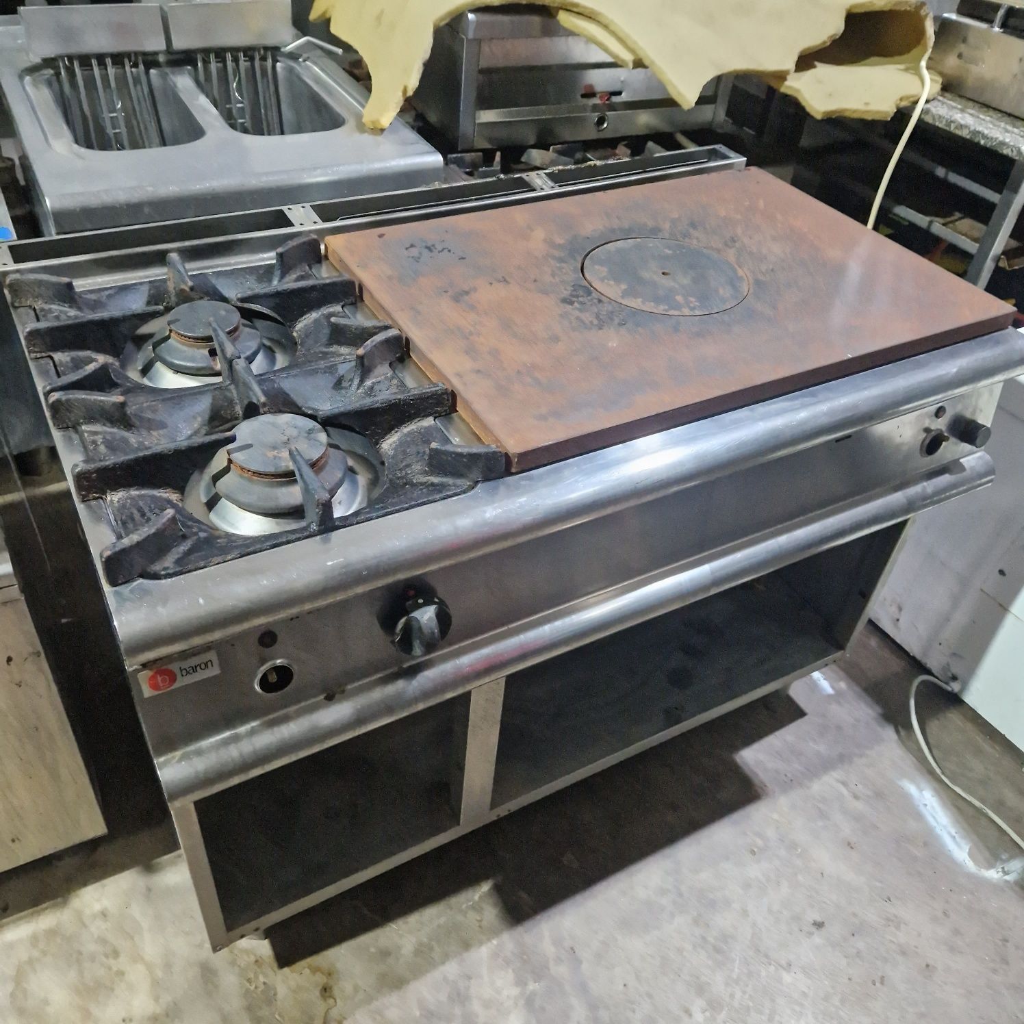Grill neted și striat cu banc inox, pe gaz sau curent