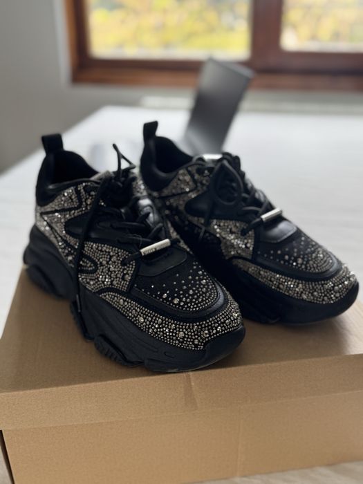 Сникърски Steve Madden