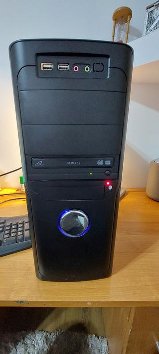 Vând calculator complet