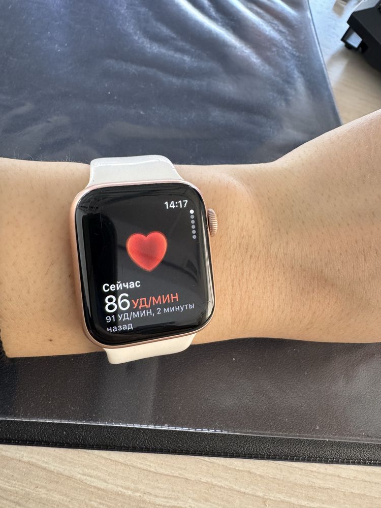 Apple Whatch Series 4,40мм Оригинал аккумулятор  89%