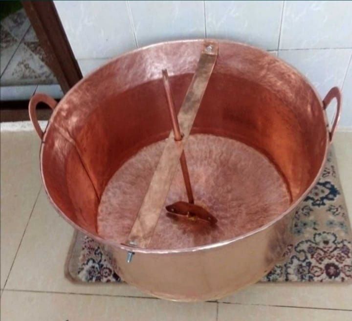 Vand caldare de facut dulceata la capacitatea de 70 litri cu grosimea