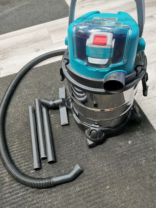 Aspirator Total cu acumlator si incarcator!