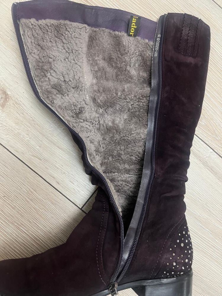 Продам зимние сапоги из натурального замша