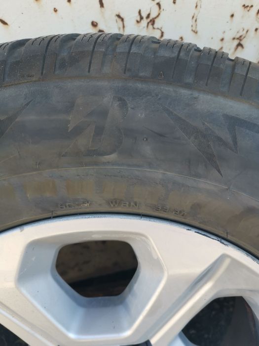 Зимни гуми 265/65/17 Bridgestone Blizak lm 005 dot 3320