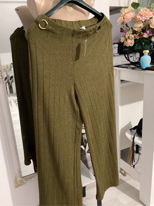 Pantaloni tricot noi,evazati xl Anglia