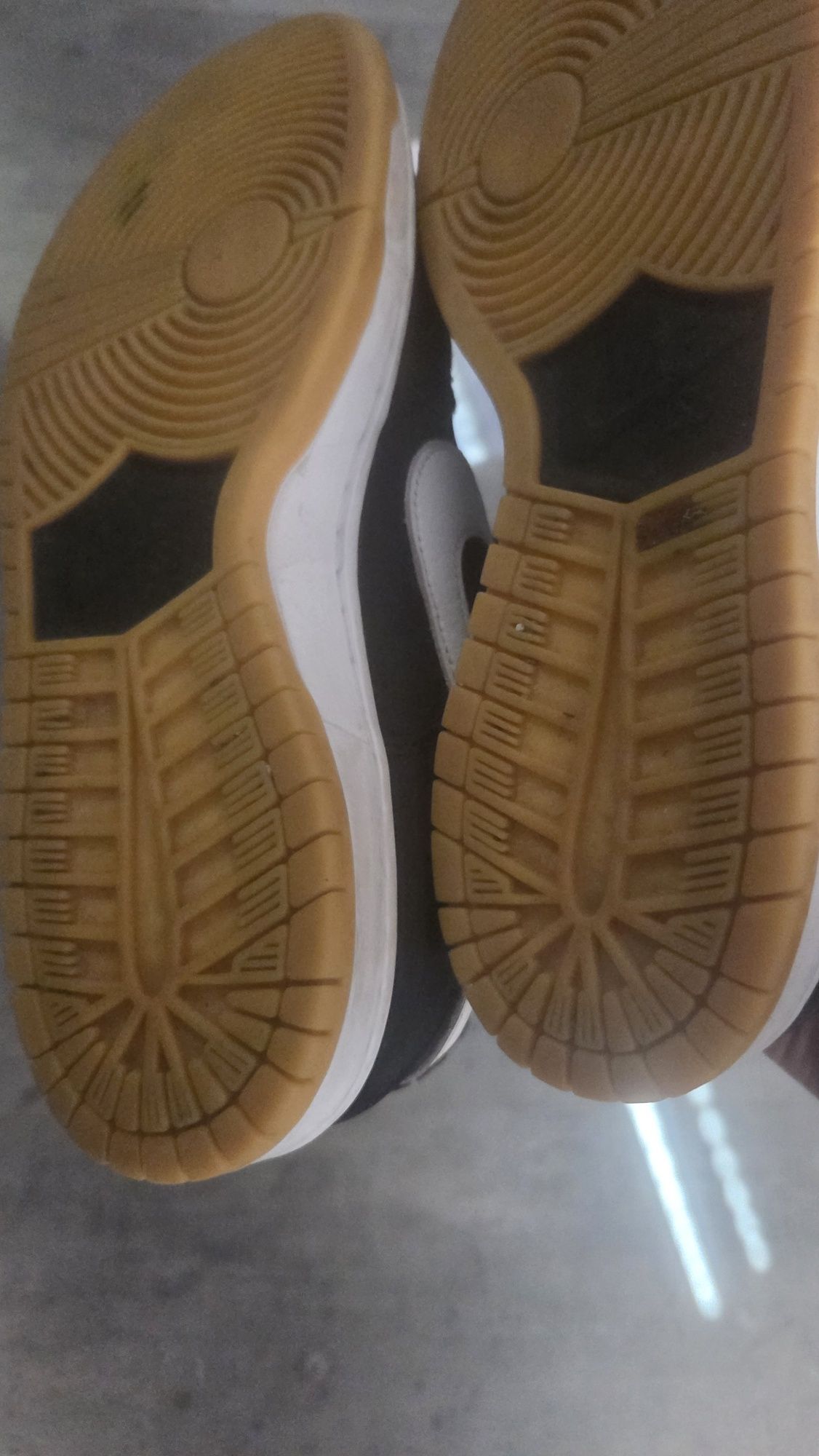 Nike SB Dunk Low Pro Black Gum
