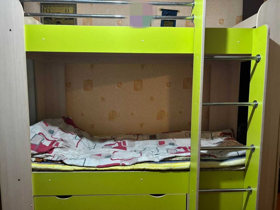 Двухъярусная кровать