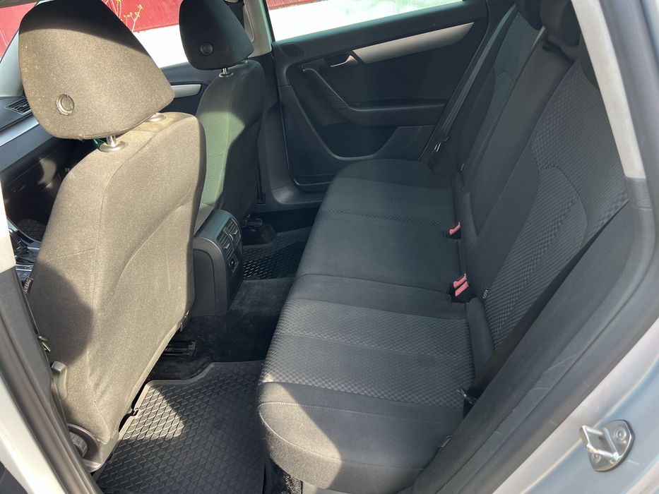 VW Passat 2013/Automatic/Navi  /2.0 DIESEL