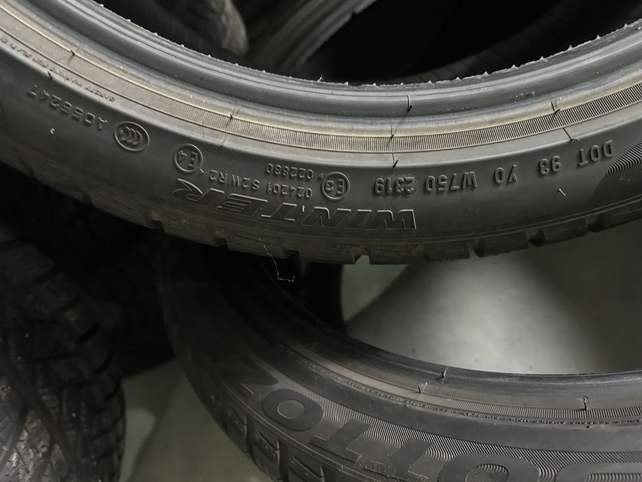 Зимни Гуми 275 35 20 PIRELI sottozero 3 dot 23/19