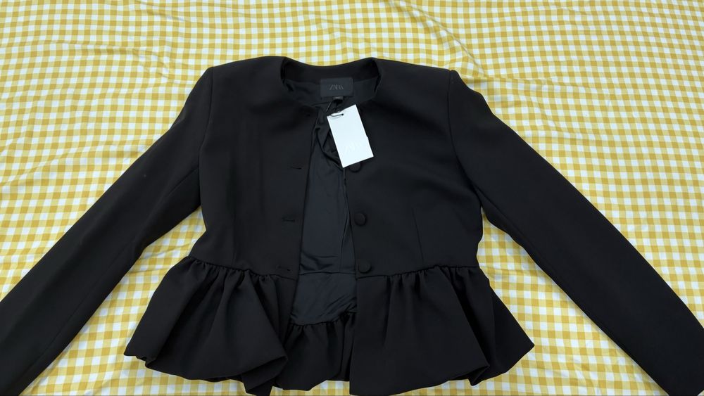 Zara Страхотно сако с набор в черно