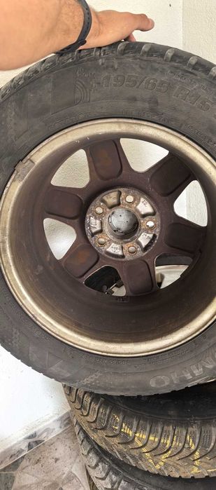 Продавам 4 Всесезонни гуми с Джанти Kumho 195/65/15