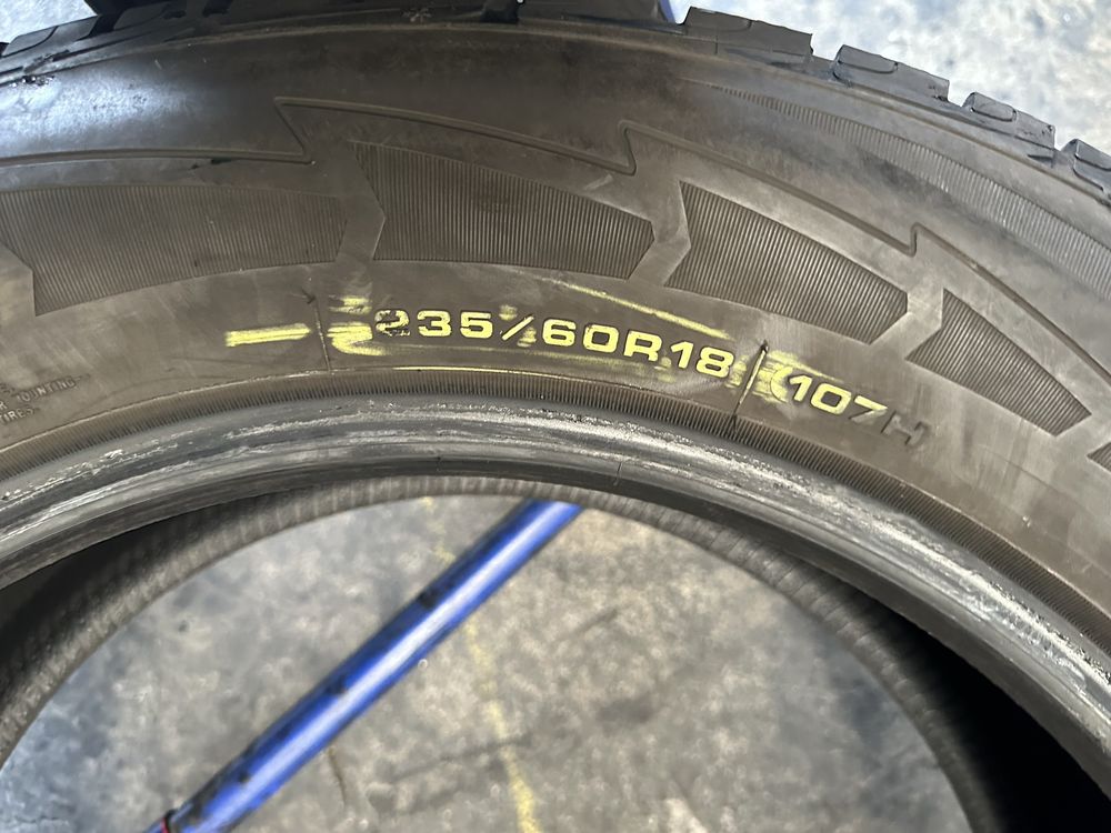 235/60/18 goodyar m+s