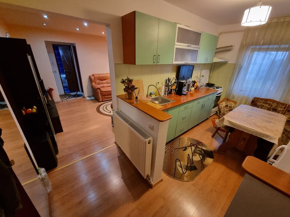 Vand apartament cu 2 camere!