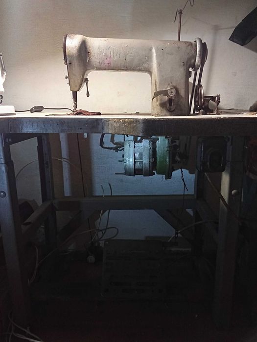 Швейная машинка производственная