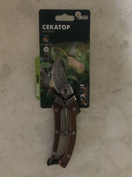 Секатор качесвенный Росиия WOODEN