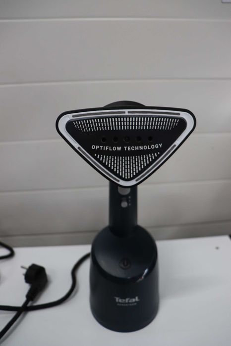 Tefal Aero Steam DT9810F0 Вертикална ютия с керамична повърхност,1400W