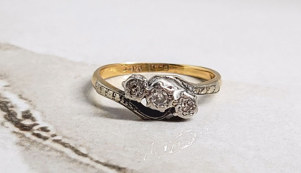 Inel din aur 18K cu diamante naturale țintuite în platină mărimea 53