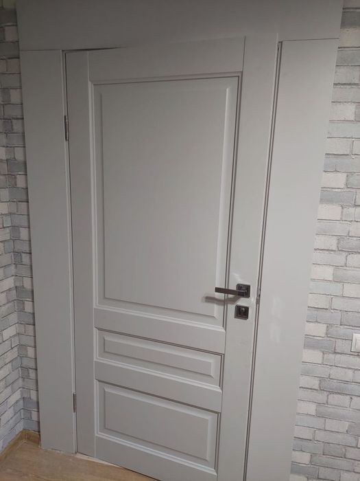 Установка межкомнатных, входных дверей с комплектующими