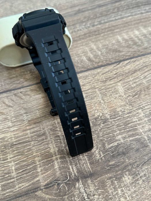 Ceas cronograf digital Casio W-735H