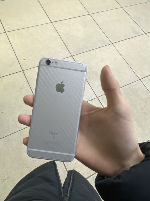 Айфон 6s  не вскытый идеальное состояние
