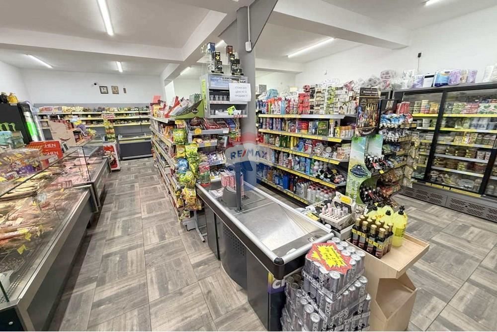 Разработен бизнес с магазини и склад в с. Стожер Д.К 4173