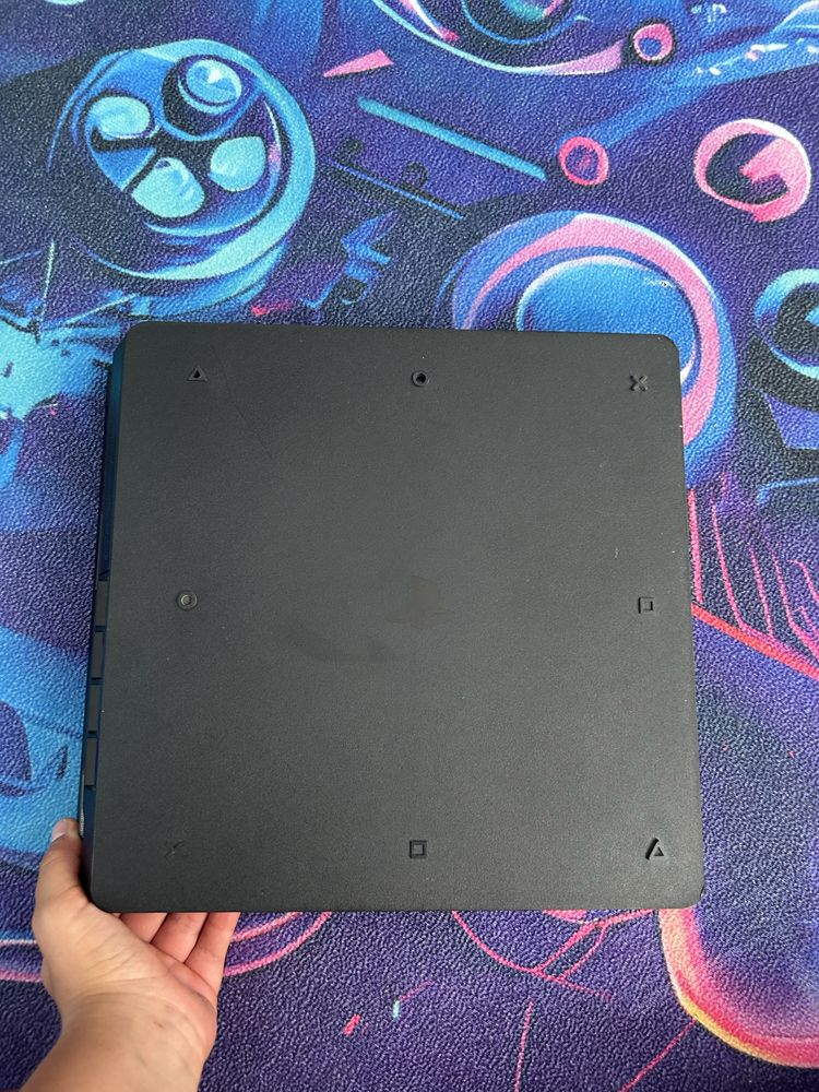 Продавам PlayStation4