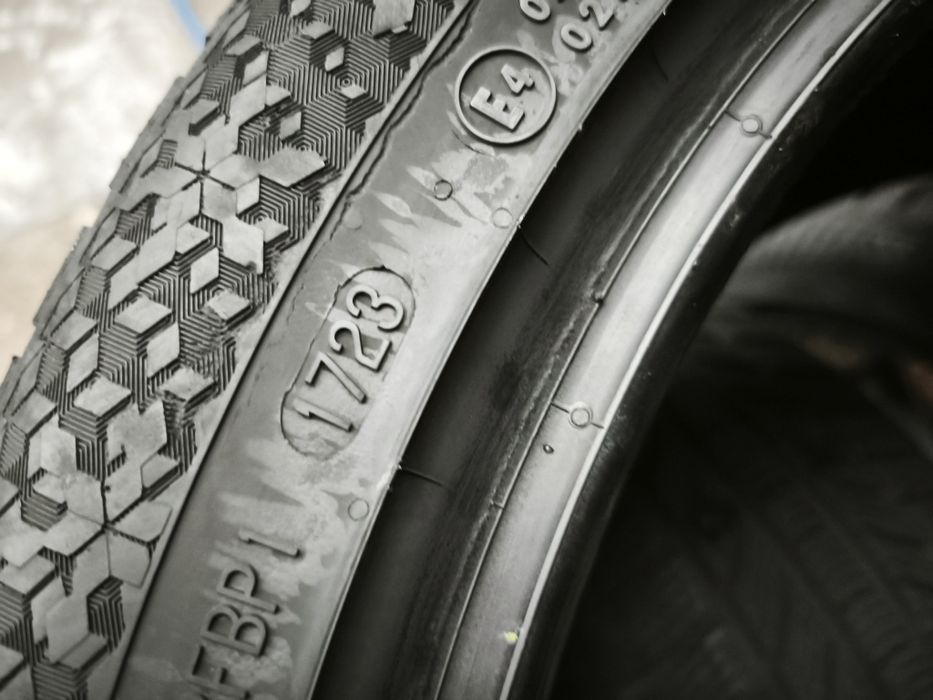 245/45/19" 4бр Continental winter contact ys970,dot1723,7mm
