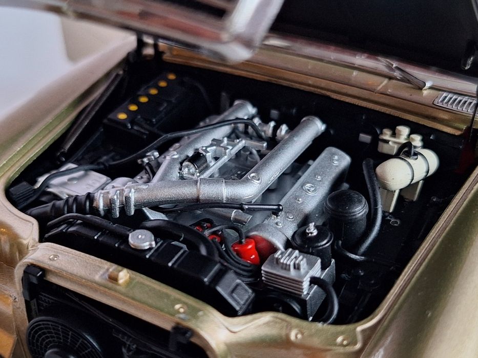 Mercedes S600 Pullman 1/18 Kengfai